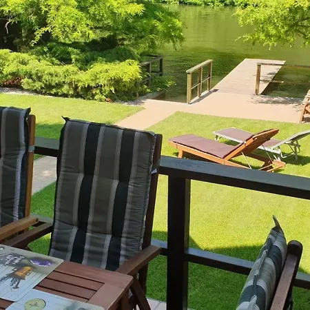 Koeroesparti Paradicsom بيت للعطل *